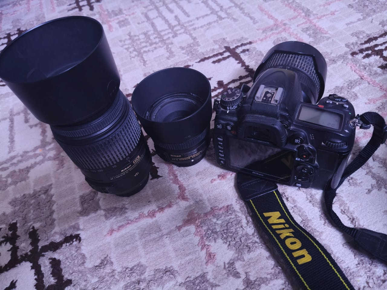 nikon d7000

nikon 50mm 1.8

nikon 55-300 

اضائة AD600B 

مع سوفت و ستاند 

المكان بغداد البياع 

للاستفسار  

واتساب 

***********
