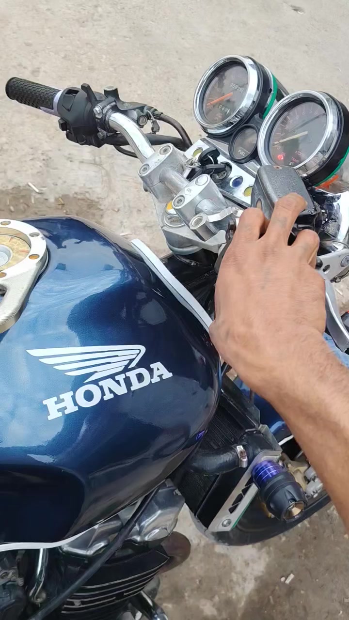 البيع سي بي كفاله كمرك مدفوع وراق شرط الرقم ألف ماتذب عليهه موديل 2000مكاني كوت شيخ سعد السعر مليون 950 وبيه مجال ***********
