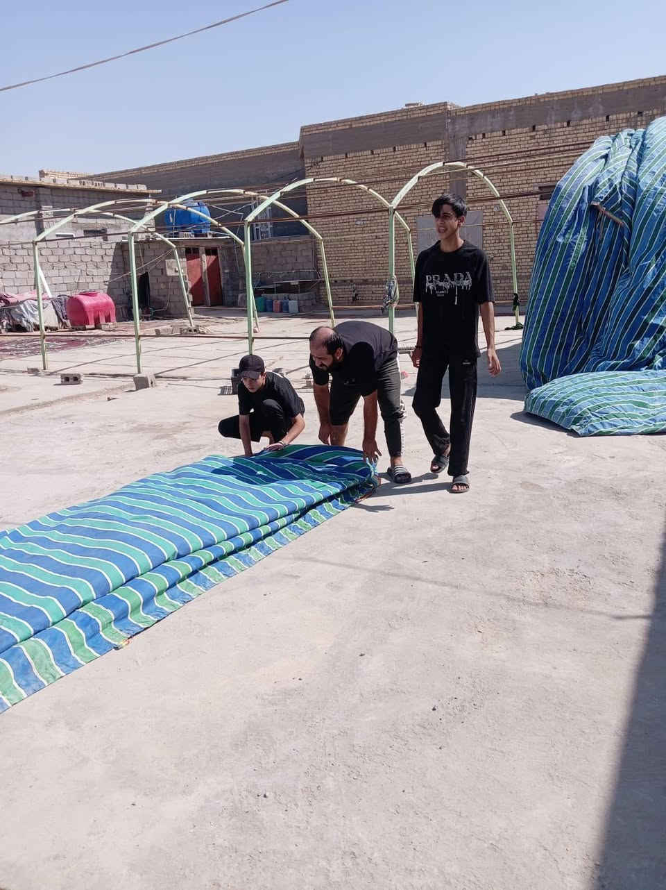 جادر كامل عدد 2 للبيع للستفسار ‏‪***********‬‏ 
مكلف بلنشر سعر مناسب

