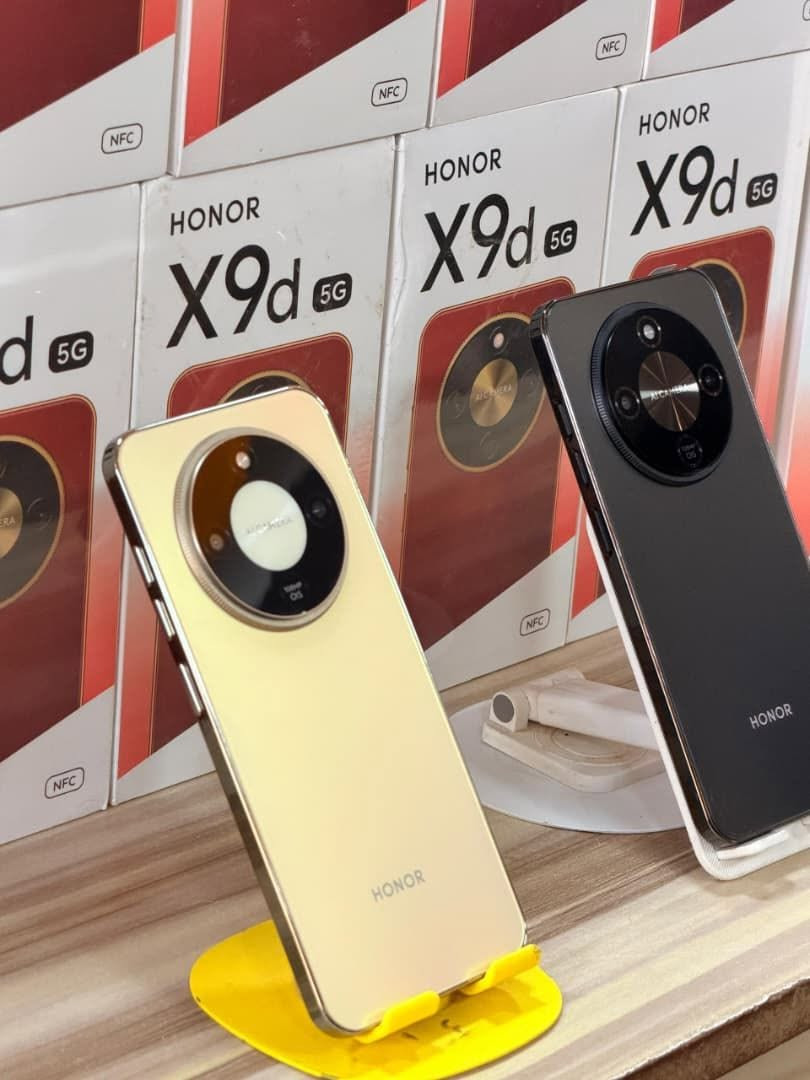 للبيع *🔥 HONOR X9D 5G شبيه 🔥*  
*شكل فخم.. سعر خفيف: 370 ألف بس 💸*

📱 شبيه الأصلي - تصميم فاخر زي الفئة العليا  
⚡ شاشة كبيرة + 256GB / 12GB رام - غير حقيقية  
✅ مناسب واتساب، فيسبوك، يوتيوب، استخدام يومي  
📦 جديد مقفول

*📍 توصيل:* بورتسودان | عطبرة | أم درمان | كسلا | مدني | ربك كوستي  
*📞 للحجز:* خاص  
*الكمية محدودة 🔥*


**إذا كنت صاحب هذا الإعلان وتريد حذفه لأي سبب، رجاءا أرسل رسالة إلى الدعم الفني**