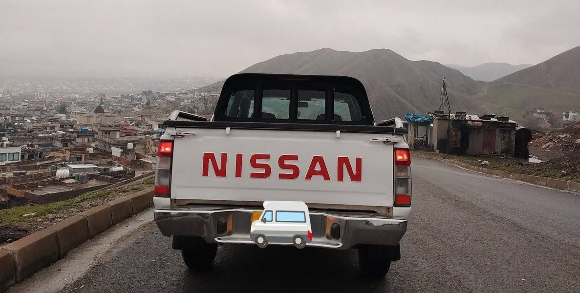پیکاب نیسان یابانی مۆدێل 2011
سەیارەیەکی زۆر خاوێنە مالی دۆستە چوارجام کارەبا قفل مەرکەزی سویچ کۆنترۆل تەبرید سارد و گەرمی بەشەرت  دوپارچەی هەیە بۆدی کەمێك ساردەکوتی هەیە تەنها قپاغی مەکینە کرایتەوە
باقی گێر و مەکینە هەموی بەشەرت 
رەقەم هەولێرە و سەنەوی بەسەر چووە
نرخیشی 128 و معامەلە شقلاوة, أربيل


**إذا كنت صاحب هذا الإعلان وتريد حذفه لأي سبب، رجاءا أرسل رسالة إلى الدعم الفني**