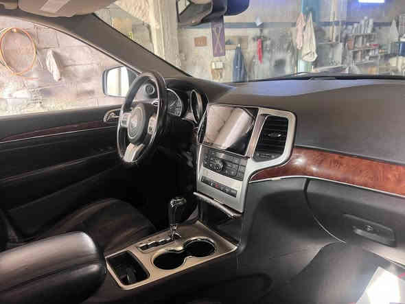 ‏سلام عليكم
‏￼ جيب شيروكي 
موديل 2011
فول مواصفات لمتد
بيهاصبغ قطع. 
للستفسار ***********
مكاني السيديه
