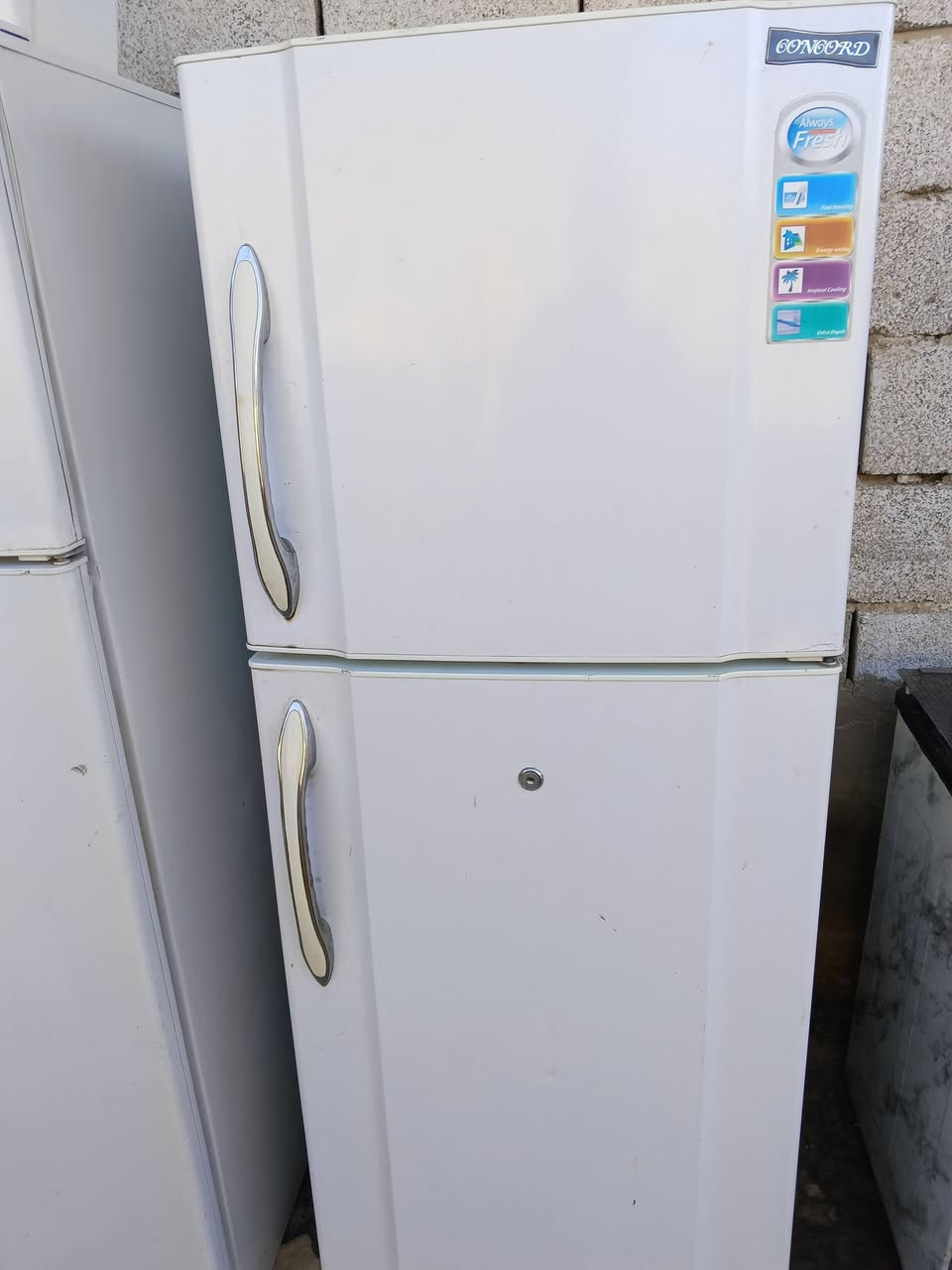 السلام عليكم ثلاجات العدد 3 للبيع واسط كوت انوار الصدر للاستفسار الاتصال على الرقم ***********
