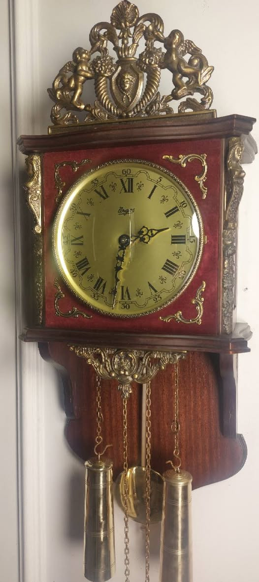 قطعه الماني مميزه ..
انتاج الخمسينات ( 2  ثقل )  .. تعمل بشد السلاسل و الاثقال ..بحاله رائعه ..تعلن تنبيهات الوقت كل نصف وكل ساعه برنه رقيقه مزدوجه ..
للمهتم الاتصال او واتس علي رقم المعرض ..01205008284 
متخصصون في بيع وصيانه ساعات الحائط الانتيك ..
https://www.facebook.com/share/1CAh5YTm6h/


**إذا كنت صاحب هذا الإعلان وتريد حذفه لأي سبب، رجاءا أرسل رسالة إلى الدعم الفني**