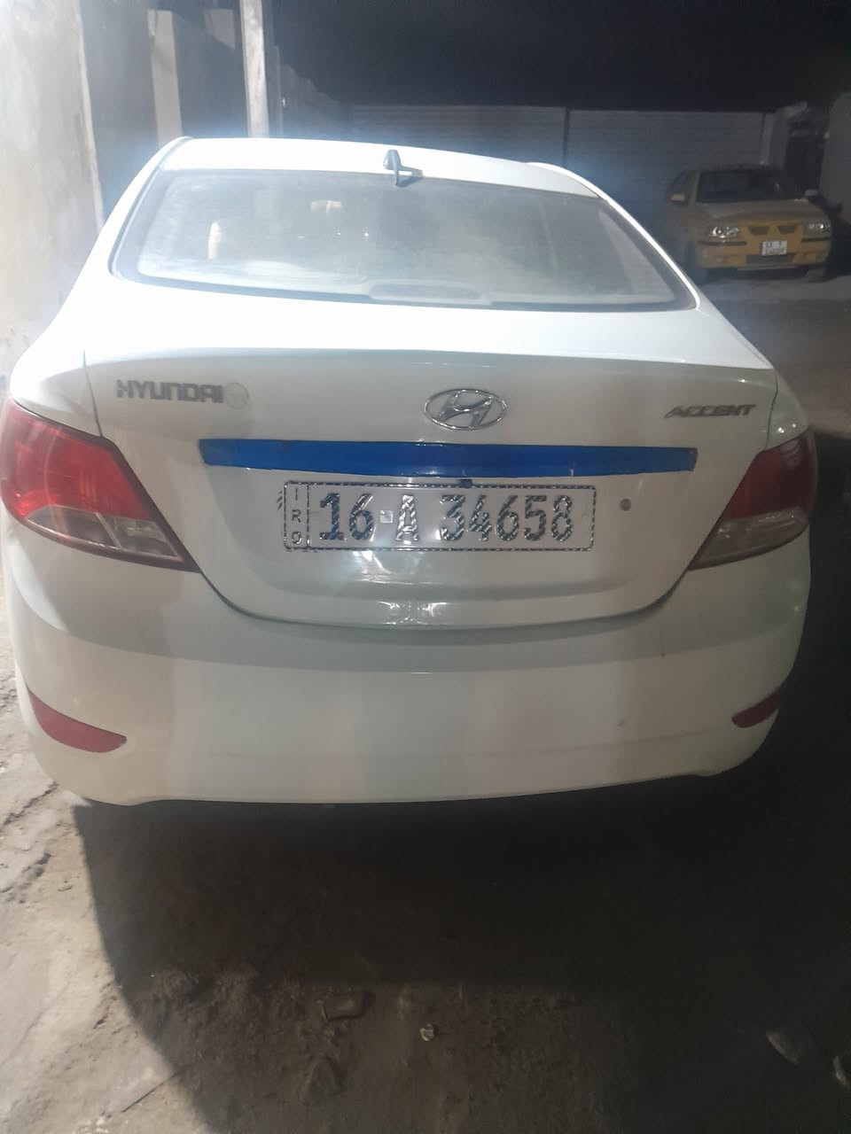 اكسنت  موديل  12 رقم انكليزي باسمي قادسيه بيها مكفوله من الضربه السعر  90 الاتصال الرقم ***********
