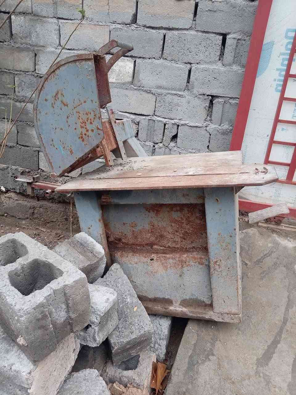 السلام عليكم
بدي كتر معامل بغداد البلادي  للبيع بدون موطور للاستفسار الاتصال على الرقم ***********
