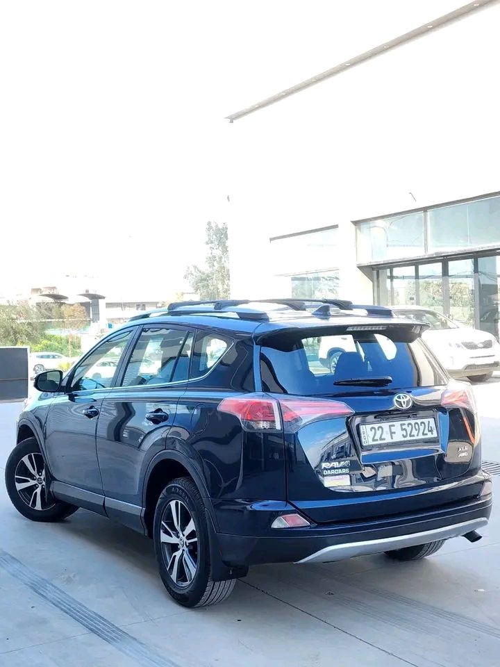 للبيع  
راف فور  XLE  2018 
 فول مواصفات
 فتحة سلايت 
رادار 
 اوتو بريك
 تحديد مسار 
 نضام ايكو وسبورت
 بعد بيها هواي  مواصفات 
ومعرفة ال XLE  ... 
 صبغ بنيد فقط 
العنوان  موصل الايسر
التواصل ع رقم 
‏‪***********‬‏
