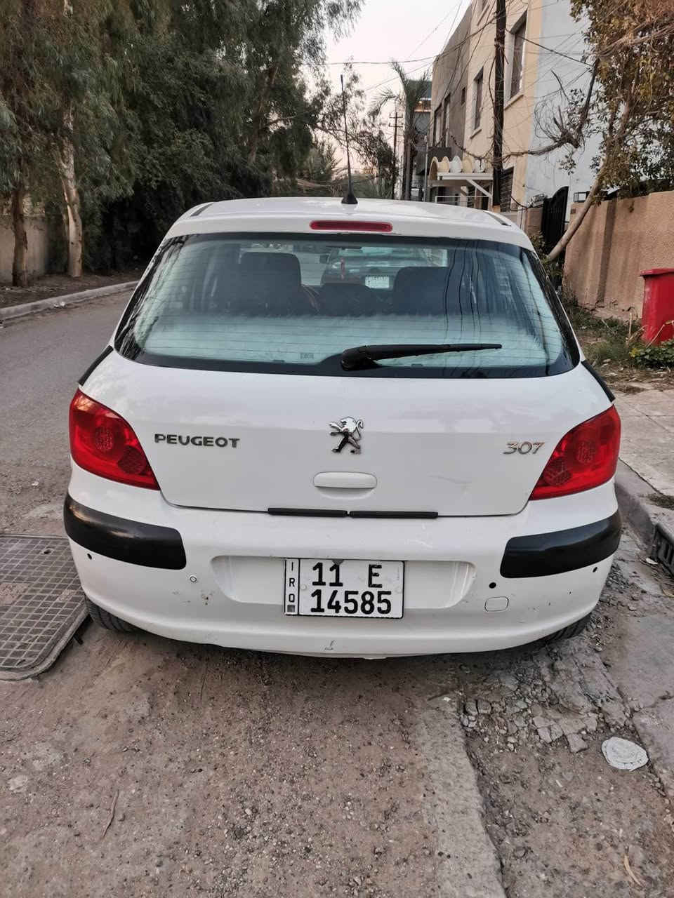 بيجو للبيع تحويل ثاني يوم موديل 2006 
مكانها دور السود 
*********** بغداد, العراق

