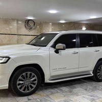 لاند كروزر • اسود • ٢٠٢٣ VX