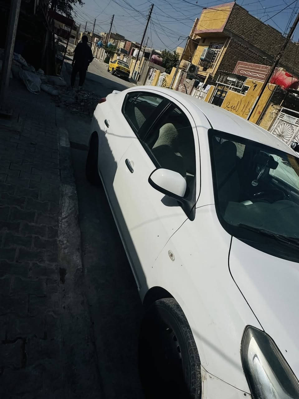 سلام عليكم نيسان سني ٢٠٢٠ 
سياره خير من الله كير ومحرك مكفولات 
سونار مرفق ب صور 
++شبر بنيد بيها بارد 
تم إعاده النشر 
هذيج فتره نشرتها بس امتحانات ومسحت منشور
مكان السياره بغداد الحسينيه 
رايدها ب١٠٥ وبيها مجال ***********
