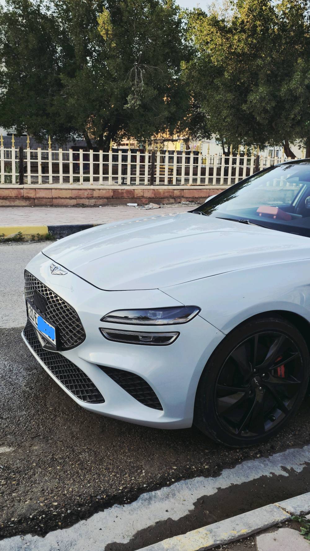 genesis g70 2022 ) وارد أمريكي
رقم  بغداد الدولي هزه جديده 
المواصفات :  
•  مُحرك السياره  6 سلندر توين تيربو 
مزود بشوته وعطاس وكاله K&N  الامريكيه 
السياره تختلف عن اخواتها تنطي 400 حصان واكثر
• لون سموك 
•داخل لون اسود مطرز ب احمر
•گشنات أمامية كهرباء جلد أسود مطرز احمر
.كشنات تدفئه تبريد 
•  تبريد قطعتين 
•   بصمه 
•  كامره خلفية 
•   نضام الكشف المحيطي في حالة الباركنك 
• تشغيل عن بعد 
•  اوتو هولد 
•  اوضاع القياده 5
- (سبورت - سبورت بلاس - أيكو - سمارت - مخصص )
•  نقاط عمياء  
• حساسات - امامي - خلفي - جانبي 
•  تحكم  مع شفتات 
•  نظام تحذير مغادرة المسار. 
.  نضام تفعيل مباشر للضوء العالي في الطريق المعتم 
•  نضام القيادة الذاتية 
•  نظام المساعدة في الحفاظ على المسار. 
•  نظام المساعدة في تجنب الاصطدام الأمامي. رادار 
•  نظام تثبيت السرعة التكيفي. 
•  نظام صوت Lexicon مع 15 سماعة 
•  شاشه 12.3 بوصة  تدعم كار بلي واندرويد اوتو 
•   إطار السياره ١٩
.كشنات وستيرن كهرباء مع خاصية الخزن
.مرايا جانبيه شفط واشارة وهيتر ورادار و قلاب
.فتحة سقف بانوراما
حادث السياره 
البنيد مبدل نفس اللون 
الجاملغ تعديل 
مكفوله من اللغد للغد
كير مكينة كفالة كلها بلادي