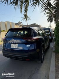 نيسان روج م 2021 محرك 2500 تنفس طبيعي صبغ دعاميه اماميه فقط ايرباك ستي...