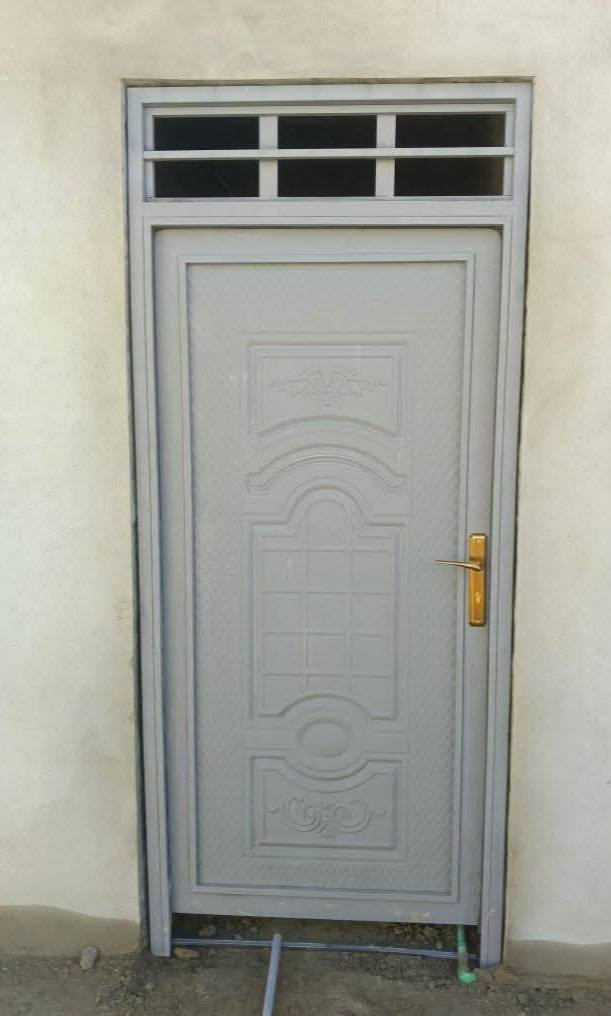 باب حوش ودرج وابواب غرفة وشبابيك للبيع الموصل صناعة الكرامة حي الكرامة
***********  /  ***********
