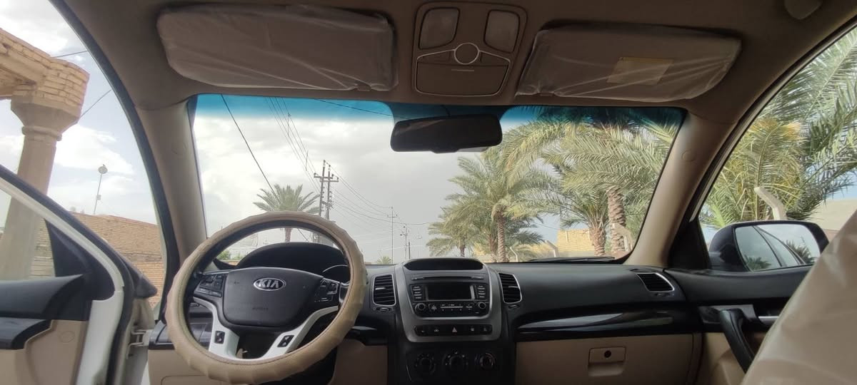 سورينتو خليجي 2014
مكفولة من الصبغ والحادث والتبديل 
6 سلندر 
7 راكب 
3قطع تبريد
كامرة خلفية 
حساس خلفي 
تحكم ستيرن 
بردات خلفية
نضام Eco
السعر :165 وبيها مجال
سونار مرفق بالمنشور
***********
