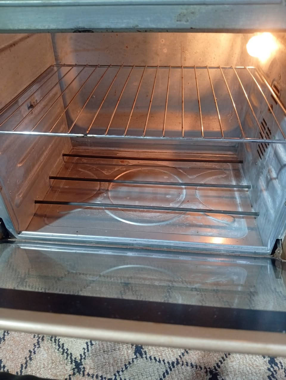 اوفن مستخدم للبيع كلش نظيف ومستخدم قليل قفله ٧٥


**إذا كنت صاحب هذا الإعلان وتريد حذفه لأي سبب، رجاءا أرسل رسالة إلى الدعم الفني**