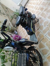 للبيع دراجه شحن بطاريه تعبان يحتاج تبديل و شاحنه  َ ماكو و تاير مشكوك ...