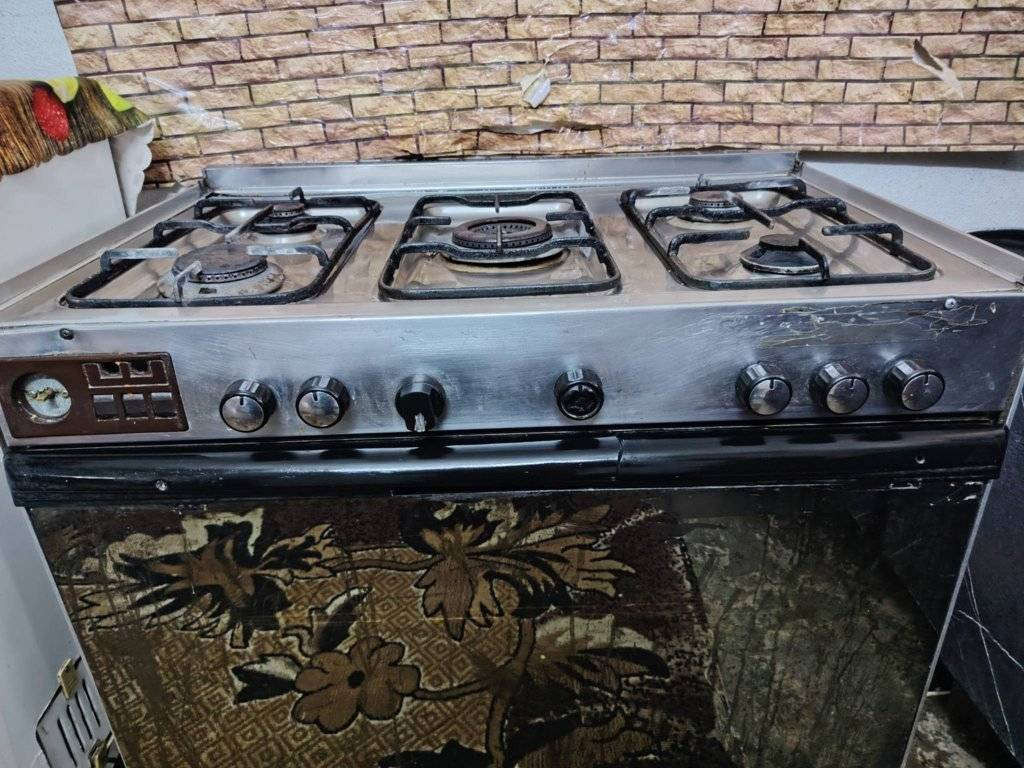 طباخ للبيع شغال كامل حتى الفرن نظام الخطين بس الجامة الفوق مكسورة
سعر 100
عنوان جانب الايمن قرب دورة بغداد  معسكر الغزلاني


**إذا كنت صاحب هذا الإعلان وتريد حذفه لأي سبب، رجاءا أرسل رسالة إلى الدعم الفني**