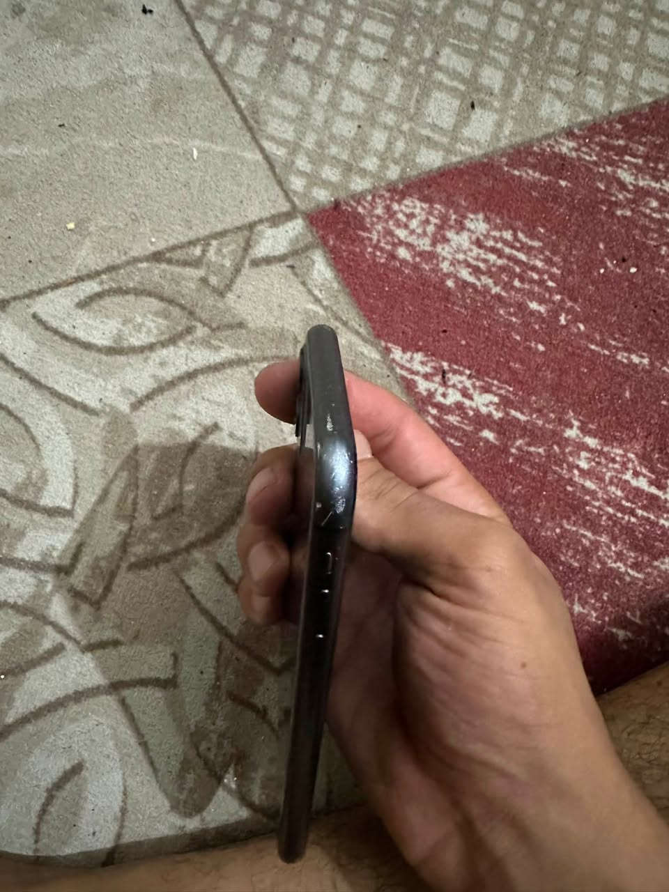 السلام عليكم ايفون ١١ذاكره ٦٤جهاز بلادي فقط بي هاي الطخه البسيطه بل شاصي الباقي كله بلادي وشغال 

٢٢٠وبي مجال قليل 
مكاني المشتل 
***********
