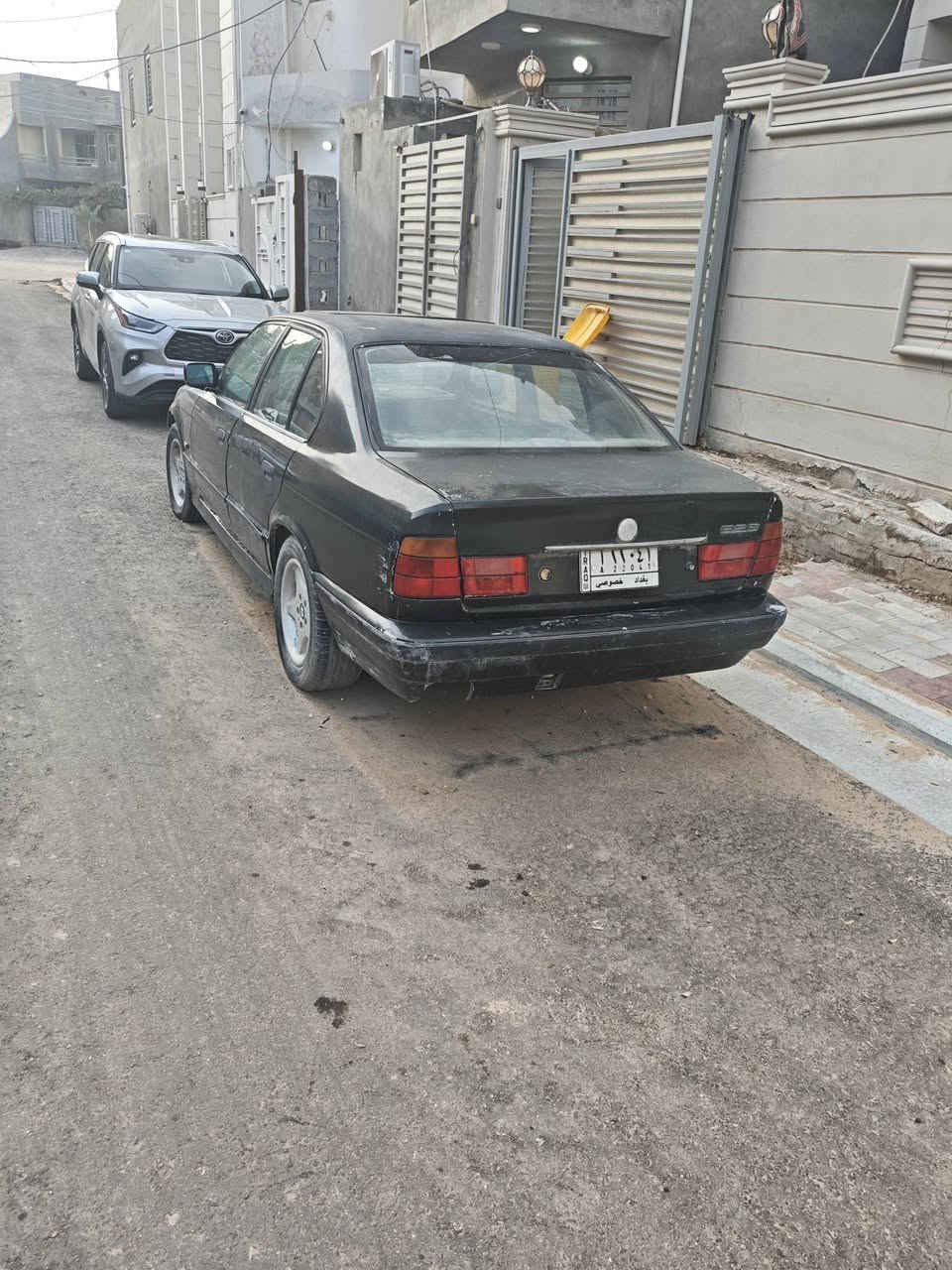 السعر 27 قفل متروكه مال تعمير
525 1993بجم عريض مسكر عدل بيها لاستيك ولف ادخن من الصالنصه فقط
  داخله نقص بطاين  
حداديه جديده 
اكسل 3.23
كشرها يرادله ترتيب 
رقم بغداد مشروع وطني 
مكاني كربلاء وراعيها يمي بكربلاء اكاتبك ويا مروري  
ما عليها اي غراما 
***********
***********
