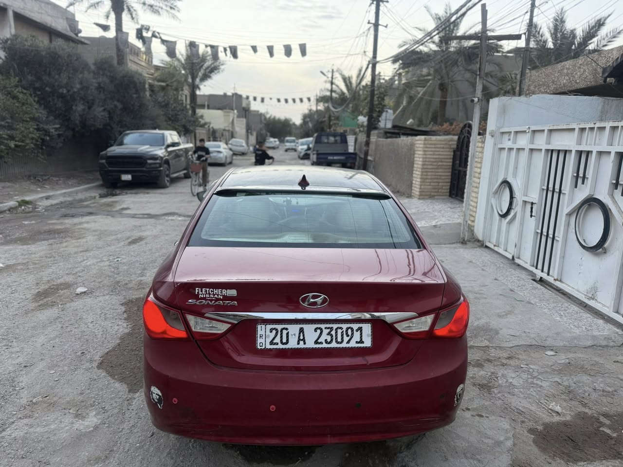 11 امريكي بيها قطع صبغ بدون دواخل ومابيها ضربه قويه .. كير محرك نظيفات  ماشيه 130 محرك 2400...كهربائيات كلها شغاله منظومة مياه البواري  كها مبدلها.. راديتر مبدله ..جامه اماميه جديده ..باتري جديد ..حساس هواء وحساسات الدهن كلهن جدد ..بلكات ومجاول كلهن جدد ترايك وين ميعجبك ....نقصها كمبريسر تبريد عطلان ..رقم الانكليزي الجديد ومجدد الهزه و السنويه لل2030 مشروع وطني ..تشغيله نگره ونشطه ..  ..رايدها 82.. السياره باأسمي رقم موبايل ***********
