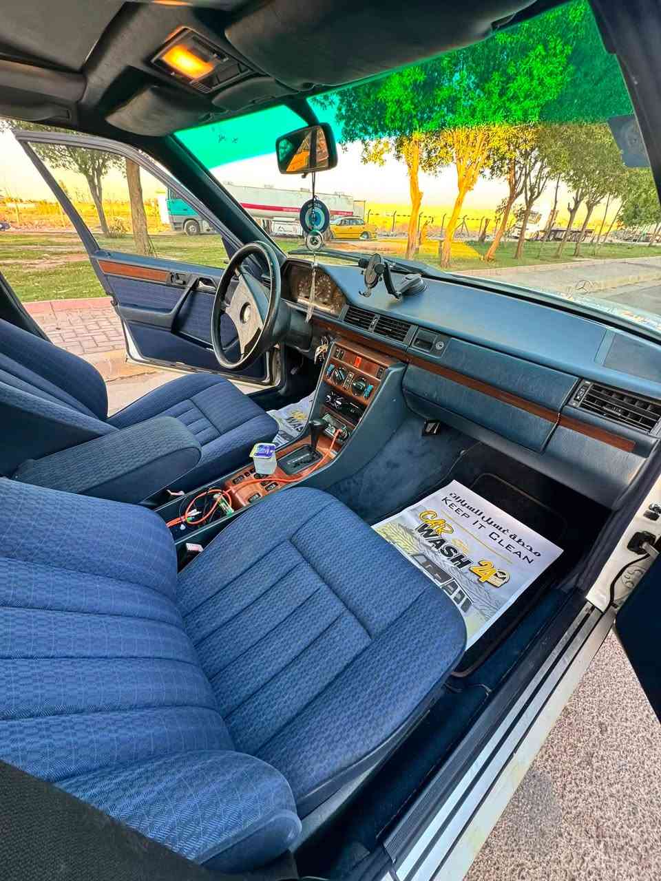 ***********

مارسدس دب e300

موديل 1990

رقم بغداد انكليزي

مكينه 300 بلادي

كير ومكينه جدد

غرفه جديده مثل ما موضح

تبريد ثلج ثلج ثلج شرط

مداور ثاني يوم

اربعه جام كهرباء

شاشه كامره خلفيه

السياره تجي وتشوف احله من الصور 

السعر 80 مكاني بغداد السيدية
