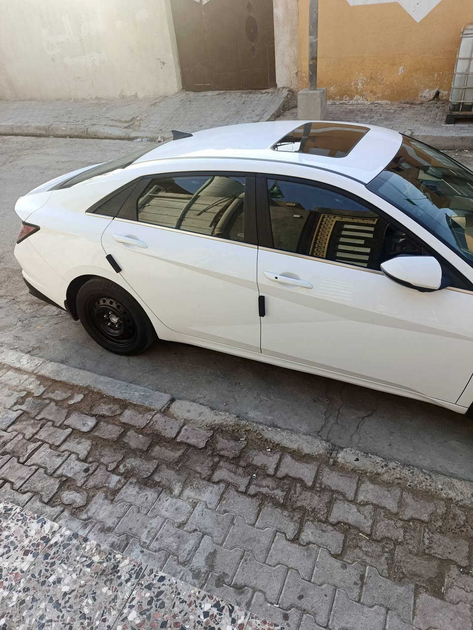سلام عليكم لنتره مال قصاد بعد سنه ونص وتصير حره مديل 23 وارد كوري كفاله ما عده طخه بخشم جاملق لايمن ماشيه44الف سياره فول حساسات بنو رامه مكان بصره سعر140وبيه مجال بسيط رقم ***********
