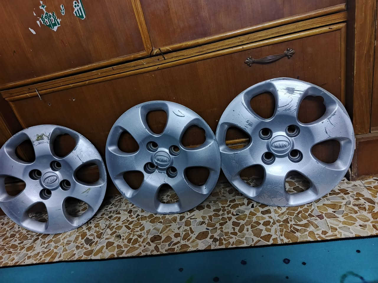 سلام عليكم ٣ كبات سبكتر قيم واخذ مكاني حي العامل رقم ***********
