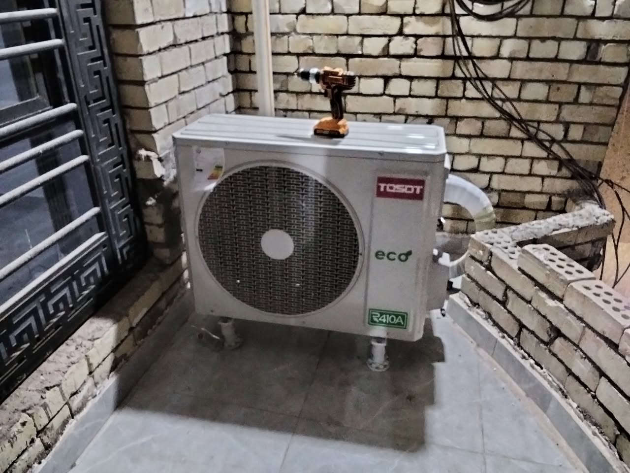 هل التبريد ضعيف؟
السبلت يتجمد؟
يصدر صوت أو يطفى وحده؟

📣 لا تشيل هم!
أنا [فني تبريد وتكييف محترف] بخبرة عالية في:

✅ صيانة وتنظيف جميع أنواع السبلتات
✅ تعبئة فريون (غاز R410a - R22)
✅ كشف أعطال إلكترونية وميكانيكية
✅ تبديل كمبريسر – كارت – مروحة
✅ نقل وتثبيت الوحدات الداخلية والخارجية

🔍 دقة بالتشخيص – وضمان في العمل – أسعار مناسبة
🛠️ الخدمة تشمل جميع مناطق [بغداد]

📞 للحجز أو الاستفسار: ***********
📱 [رقم الهاتف]  ***********
📍 واتساب / اتصال مباشر
