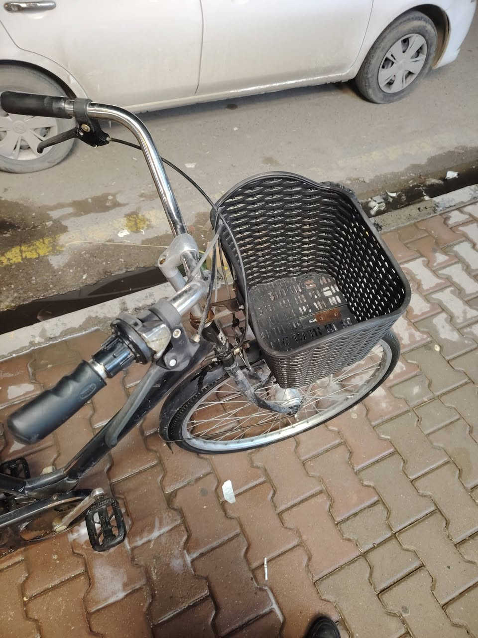 سلام عليكم 
بايسكل للبيع نوع(موزه) لون اسود قياس حجم 26 نظيف
مع حساس امامي و مع گير كامل بسعر(70 الف دينار)
العنوان:تكريت شارع الاربعين/مقابل مستشفى التوفيق الاهلي
للاتصال:***********
