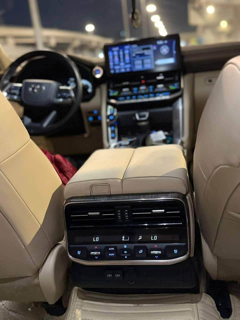 السلام عليكمTOYOTA LANDCRUISER VX LIMITED 

لاندكروز 2023VX ليمتدد 

SAS ساز اصل بعدها  بلضمان

ماشيه 80 الف كيلو 

مكفوله كفاله عامه من صبغ وتبديل وكير ومكينه 
ملاحظة بية 10سانتيم PDR راس بونيت بدون دواخل بدون كلشي 
دعامية ل دعامية بشرط

المواصفات فول الفول 1/1

. كشنات تدفئه وتبريد

.كشنات جلد وخزن ميموري وكهرباء

.حساسات امامي وخلفي

رادارات امامي وخلفي

.جنطه كهرباء +كشنات خلفيه كهرباء

.تشغيل عن بعد+ تركشن

.سلايت +زراك لايت

.شاشات خلفيه+ شاحن لاسلكي

.تحكمات ستيرن +محرك V6 طبيعي

مكان السياره كركوك

السعر 690 ورقه وبي مجال شرائ
*********** كركوك, العراق
