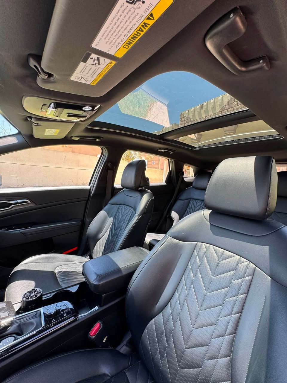 ‏  Kia Sportage X Line
كيا سبورتج إكس لأين
حادث فقط دعامية امامية بدون ايرباك بدون كلشي الباقي كفالة 
موديل 2023  ‌‎
 (4) سلندر محرك 2500       
فول  موصفات    
مواصفاتها :
.بصمة  
 شاشة كبيره لمس
كاميرا دوارة 
رادارات  /رادار جانبي /رادار خلفي
 حساسات خلفي 
خرائط 
 كشنات تدفة‏ 
 كشنات جلد .
 دفع رباعي فور ويل
نزول منحدرات                                                    
كشنات كهرباء
.تبريد قطعتين 
.اوتوهولد .  
ويل كروم 
مسجل ناطق
بلوتوث USB ابل كار بلاي والاندروير . 
 حاجب ليد
.نقطه عمياء
.اشاراة بالمراياة الجانبيه                                     
. فول تحكم ستيرن                                             
. كير أوتو + عادي.                                              
-اوتو بريك.                                                         
. بريك بصمة.                                                      
‏Led .+  زينون
.شحن اللاسلكي                                                            
. ‏داخل اسود جلد 
. نضام قياده اربعة
. مثبت سرعه
. تحديد مسار 
. دمامات صوت  
.لايت بلادي Led +  زينون ‏دبل زينون اصلى . 
. رادار الخطوط البيضاء 
‏.شاشة إلكترونية
 تشغيل عن بعد 
‏-AUTO HOLD
‏Auto start 
مكان السياره بغداد الغزالية 
السعر  197بيها مجال 
***********
