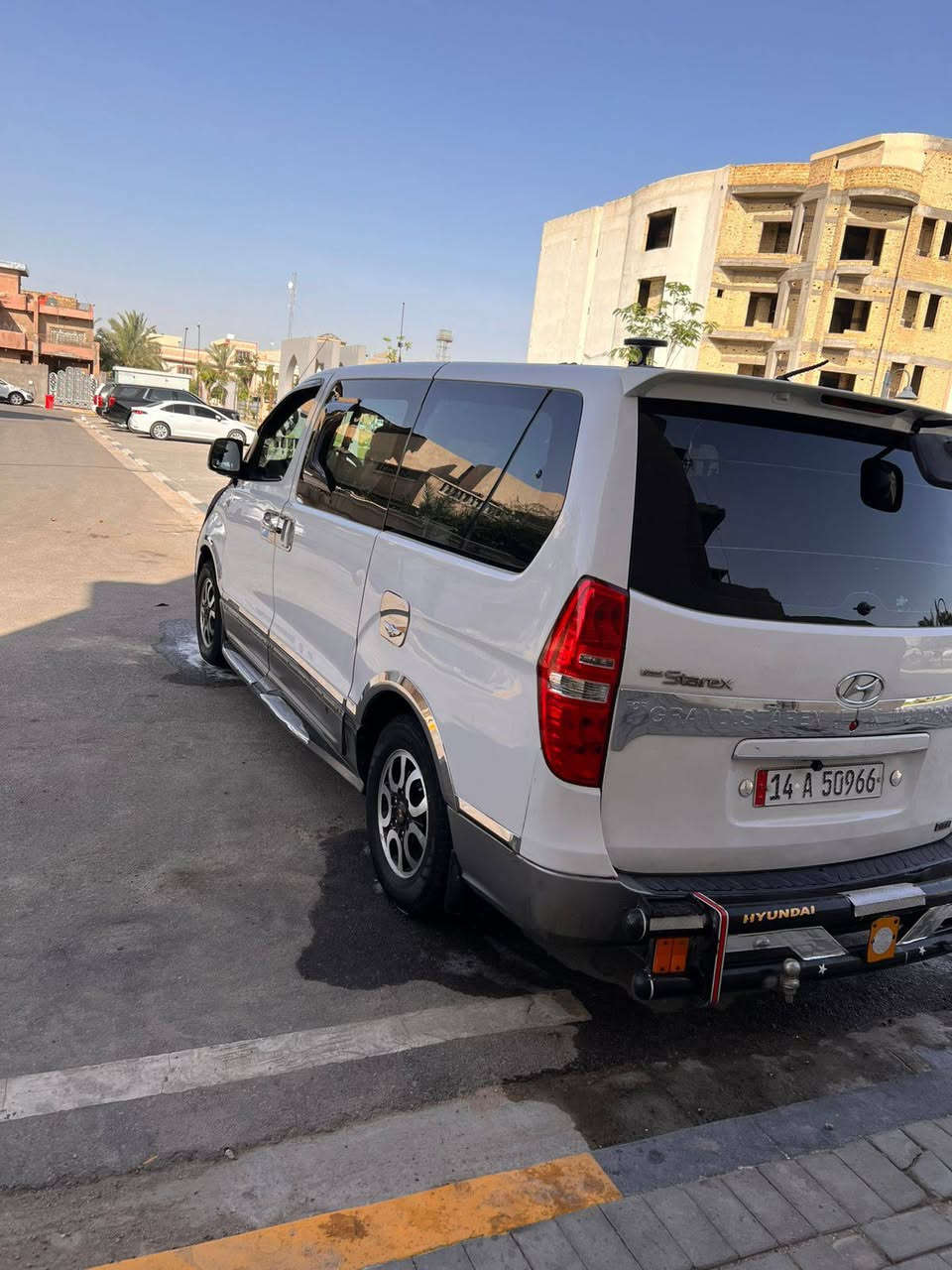 سلام وعليكم  بيه خط موضفين من الجموريه لجزاهر سعر الخط شهريه 690 بل كهرباء سياره ستارك لبيع مديل ١٢ مسكر بلاد سياره بيه رشات صبغ مكينه سورنتو جديده سياره مصفره من هيه وغرامات وجميع المور سنويه جديده مكان البصره الهارثه سياره جاهزه مال جناي سعر 170 وبيه مجال 
***********
