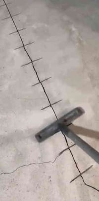 تعبت من تشققات الصبة السقف و الجدران التي تشوه منظر البيت لاتشيل هم اح...