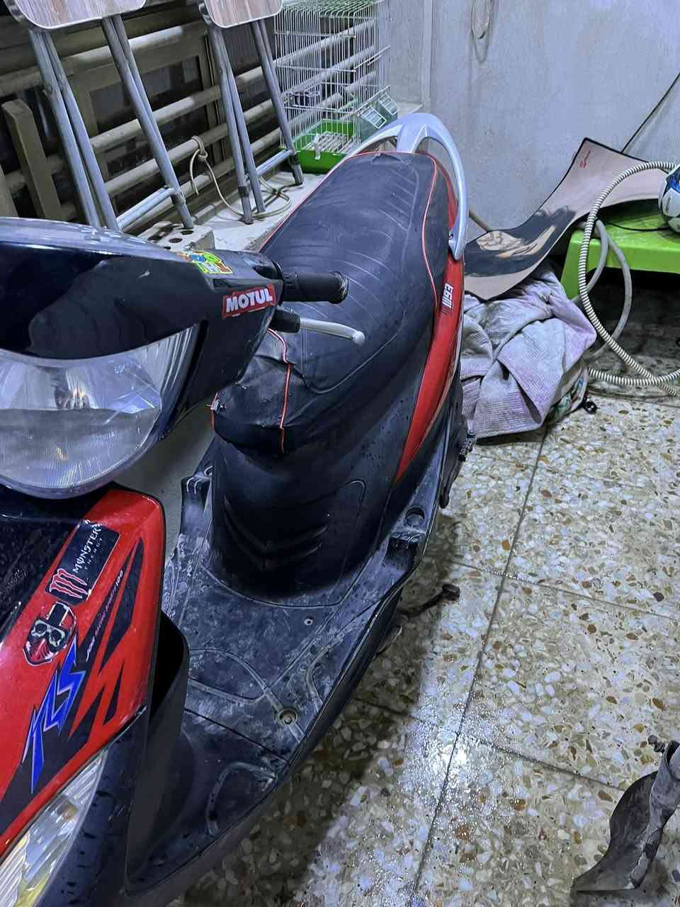 سلام عليكم دراجه ماكس عدله للبيع دراجه رمبه نضيفه مكينه ما مفتوحه الدراجه كفراتها البلاديه موجوده لونها رصاصي عليها صالنصه FM. السعر 750 وبيه مجال للاتصال على الرقم ***********
