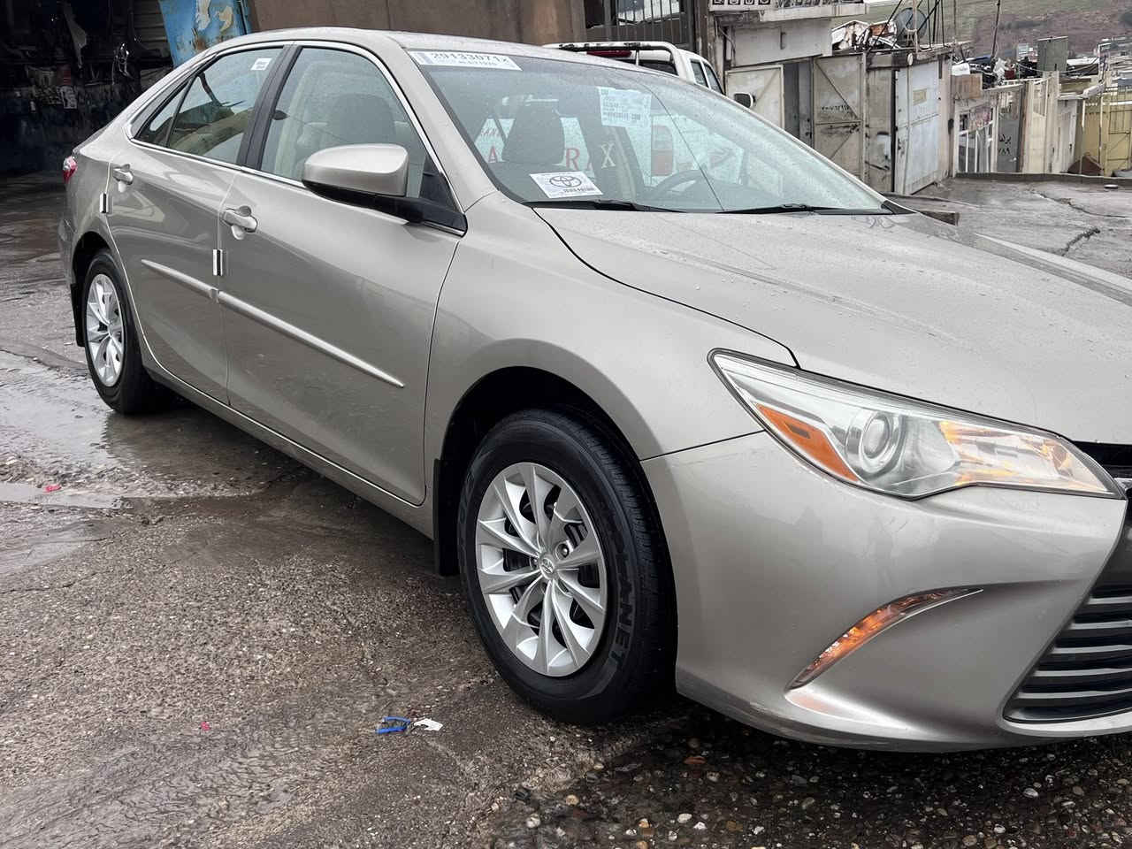 تيوتا كامري
موديل 2017 
ماشي 75 الف مايل
موصفات LE
وارد أمريكي 
لون مومه يز ذهبي 
صياره طگ جديد فقت باب خلفي صبغ
و شويه جاملغ خلفي صبغ صبحت سايق 
صياره بجم كبس خلفي كبس بيدون دواخل 
بيدون أيرباگ فقت واحد برده سيستم 
رقم شاسي موجود منشو رات 
صياره بيدون أي ملاحضه بيدون تعديل بيدون رسعات
سياره تجي داخل ملكي 
السعر 152 مجال
عنوان عقرء 
رقمل هاتف وتساب علي 
***********
