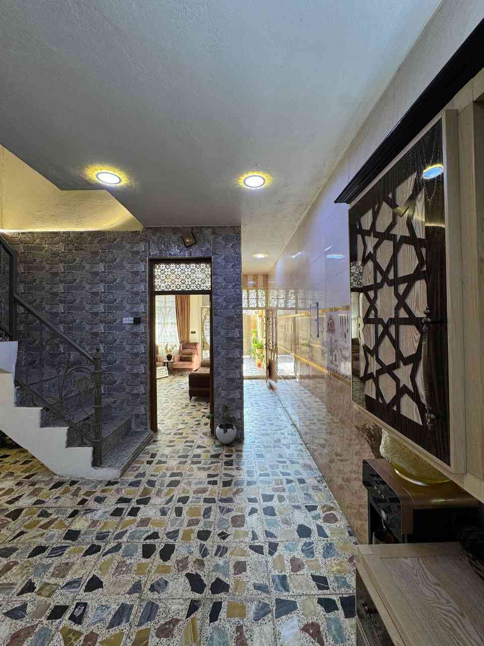 عندي بيت بحي البساتين قريب ع شارع العلم طابو زراعي سند ٢٥ صرف 
مساحته ١١٥ نزال ٢٣ الواجهة ٥ يخبل وبي ٣ غراف وبناء حديث للاستفسار
سعر مجال بسيط  
للاستفسار 
***********
