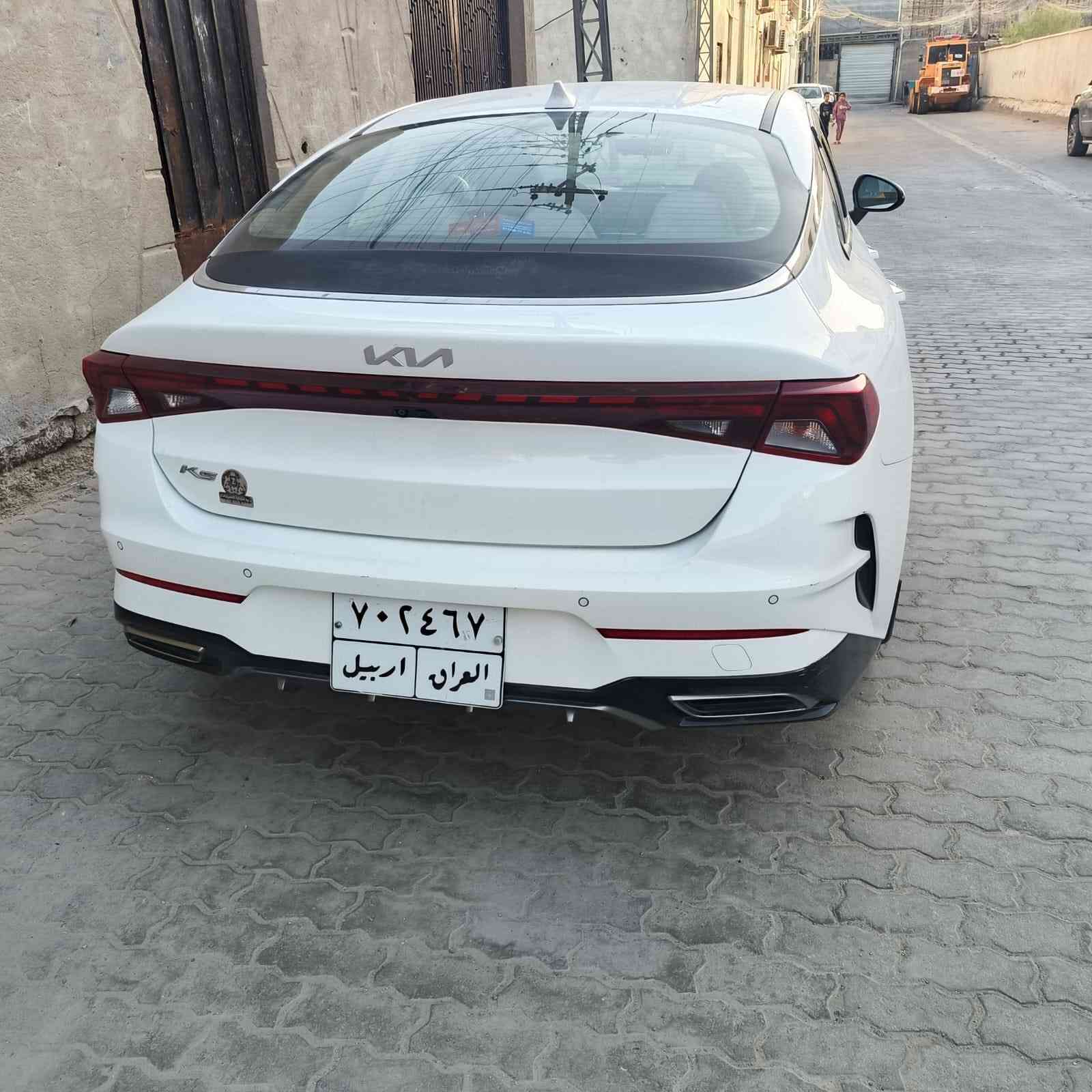 سياره بيه بارد في باب خلفي الصدر والجاملغ امامي فقط مواصفاته حساسات امامي خلفي كامره شفط وترحيب ابواب اماميه بصمه تبريد قطعتين وشاشه للتبريد للمس كشن سائق كهرباء ماشيه118 موديل22 K5محرك2000دوش4سلندر سعر180وبيه مجال بسيط ***********
***********
