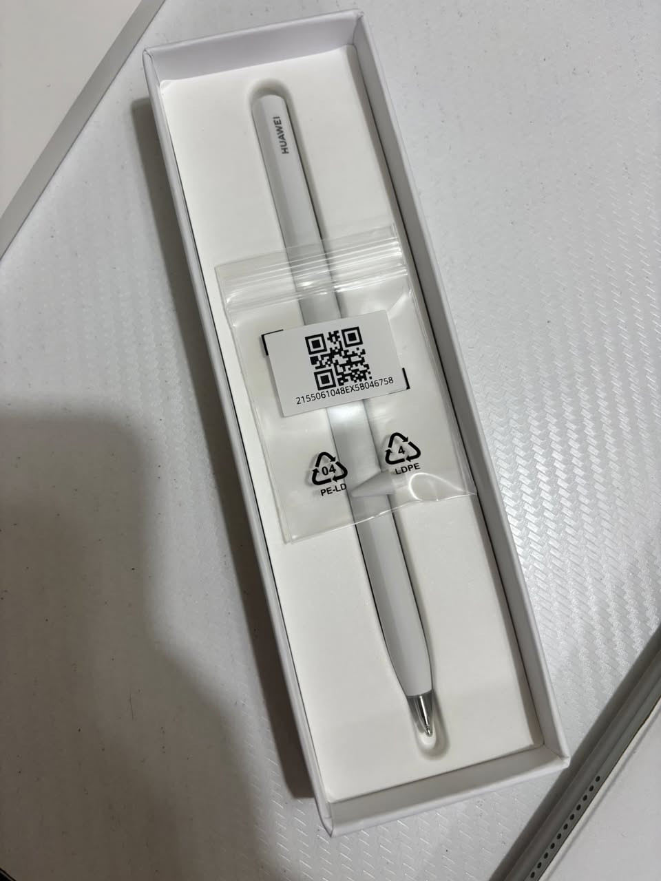 السلام عليكم ايباد هواوي matepad 12 X للبيع اللون اخضر فستقي ذاكرة 256 گيگا حالة البطارية 100 ، نضيف جداً استعمال قليل كلش و ويا كامل ملحقاته عدا الشاحنه ضايعة يعني ويا قلم وكفر كيبورد والكارتونه مالته موجودة السعر 620 الف وبي مجال بسيط مكاني بغداد شارع فلسطين رقمي *********** ماعندي توصيل

