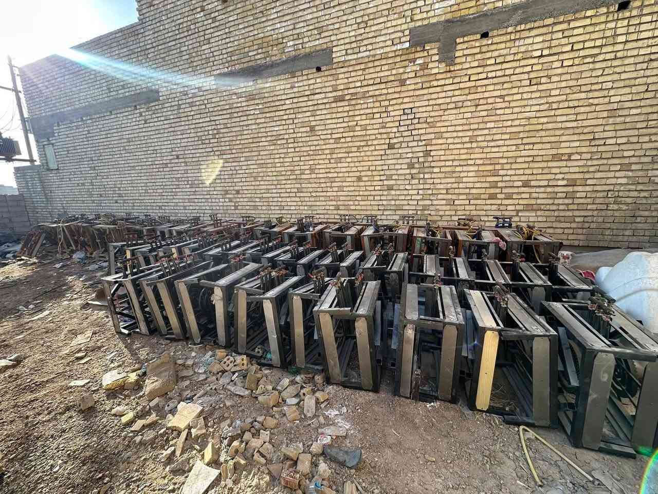 السلام عليكم اخوتي جميعا ورحمة الله وبركاته توجد طباخات عدد( 125)طباخ اي شخص عنده طبخ ومحتاجهن يتصل على الارقام المذكورة  ونحن  في خدمتكم العنوان الحسينية السكلات قرب الملعب الخماسي رقم الهاتف 
***********ابو حسين السعيدي 
*********** مصطفى السعيدي 
هذا العمل بثواب الامام الحسين عليه السلام 
وقرائة الفاتحه على ارواح اموات المساهمين
