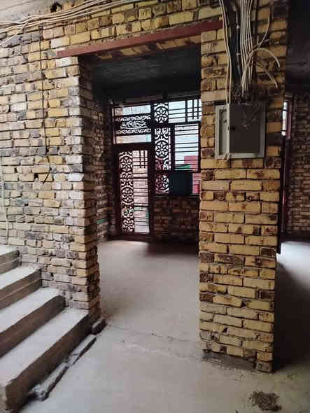 هيكل للبيع مساحة 100 م العنوان 📍 كربلاء حي الإمامين عمود 12 طريق بغداد سايد دخول يصلح سكن او حسينية الاستفسار السعري 58 وبي مجال 
***********
