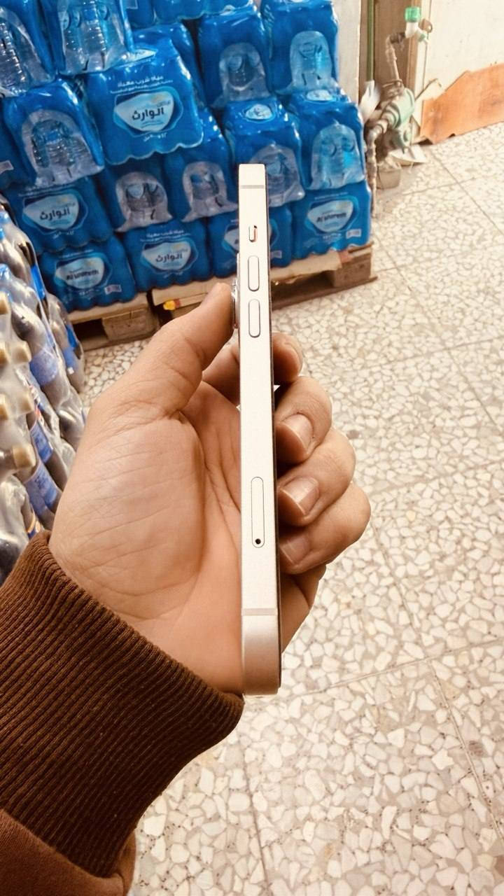 ايفون 13عادي
للبيع بطاريه 88
اجهاز فقط ضهره مكسور 
اكارتونه موجوده شرق اوسط 
انطيني سعر او اخذه
ارقم ***********
بيه واتساب
