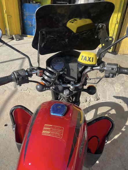 السلام عليكم بوكسر 2021 نازله بل ٢٢ ابيعها هيه واغراضها مافتح كلشي لان اريد اعوف دلفري كامله نقصها فقط شخاطه مال سلف اوراق كمرك فقط ٣ دراجه حلوه وجاهزه كبل لشارع عارضها مليون وبيها مجال بصيط مكاني بغداد الدوره رقمي***********
