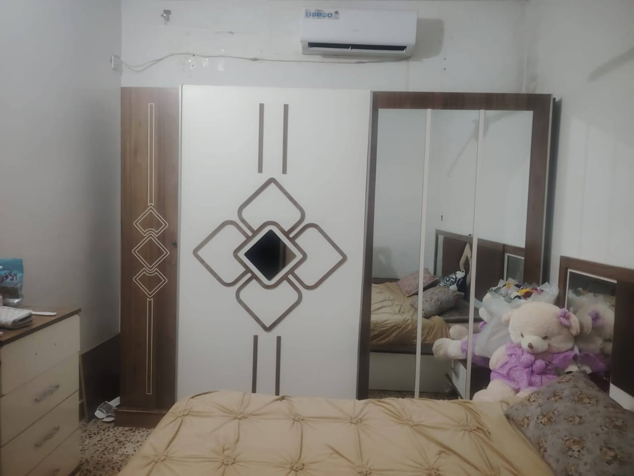 السلام عليكم غرفه نوم للبيع شرط نضافه وكلش مرتبه سعر 360 وبيه مجال  
تواصل ***********
