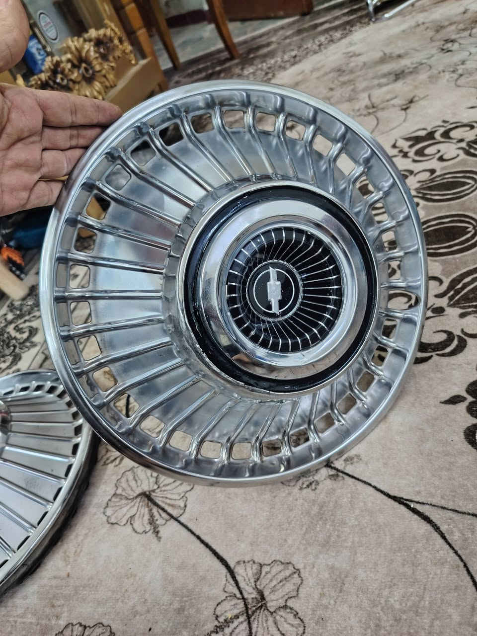 السلام عليكم للبيع تخم ٦٣ حجم ١٤ السعر ٢٧٥ الف العنوان بغداد السيدية (***********)
