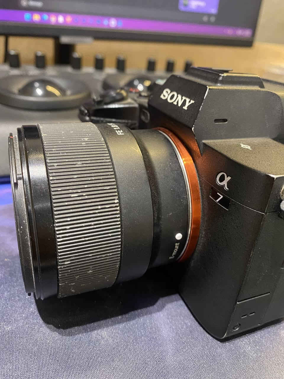 للبيع Sony A7 IV بحالة ممتازة جدًا ✨
📸 الاستخدام نظيف جدًا والكاميرا محافظ جعليها.
🔢 عدد ضغطات الشتر: 17,507 فقط.
🎥 مناسبة للتصوير الفوتوغرافي وصناعة المحتوى والفيديو الاحترافي.
✅ جميع الوظائف تعمل بدون أي مشاكل.
للمهتمين التواصل على الخاص.


**إذا كنت صاحب هذا الإعلان وتريد حذفه لأي سبب، رجاءا أرسل رسالة إلى الدعم الفني**