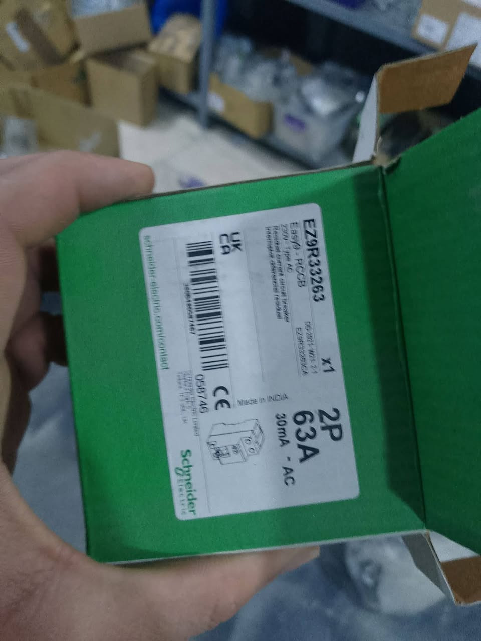 سلام عليكم ورحمه الله وبركاته
يوجد لدينا يرثكج ثنائي شنايدر فرنسي اصلي
باكيت جديد 63 امبير كميه محدوده 
سعر القطعه 15 دولار ارخص الاسعار التنافسية 
الاستفسار ***********
