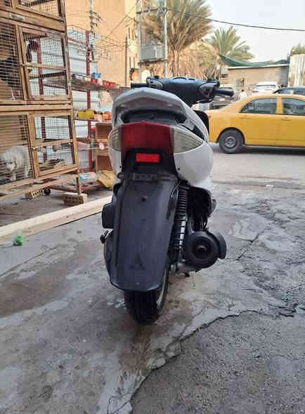 سلام عليكم سكنس نثيه ياباني سرعه 110دراجه مكفوله كفاله عامه صارلها 9اشهر نازله رمبه تقريبا نكره سلف وهندر بكل وقت مكينه خير من الله لاتبخير لانضوح لاتنقيص ناعمه شلعه معدل كهرباءيات كلها شغاله لايت زنون اشاره يمنه ويسره هورن دشبول بريكات  كيج بانزين دبلات دوشمه كله نضيف دراجه انكر سلف وطلع رايدها ب425وبيها مجال حق اجيه  مكاني بغداد البلديات لتواصل واتساب او اتصال *********** بغداد
