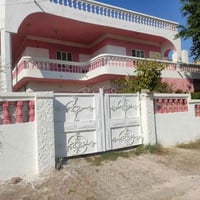 بيت للايجار • ٤٠٠م • كفاءات