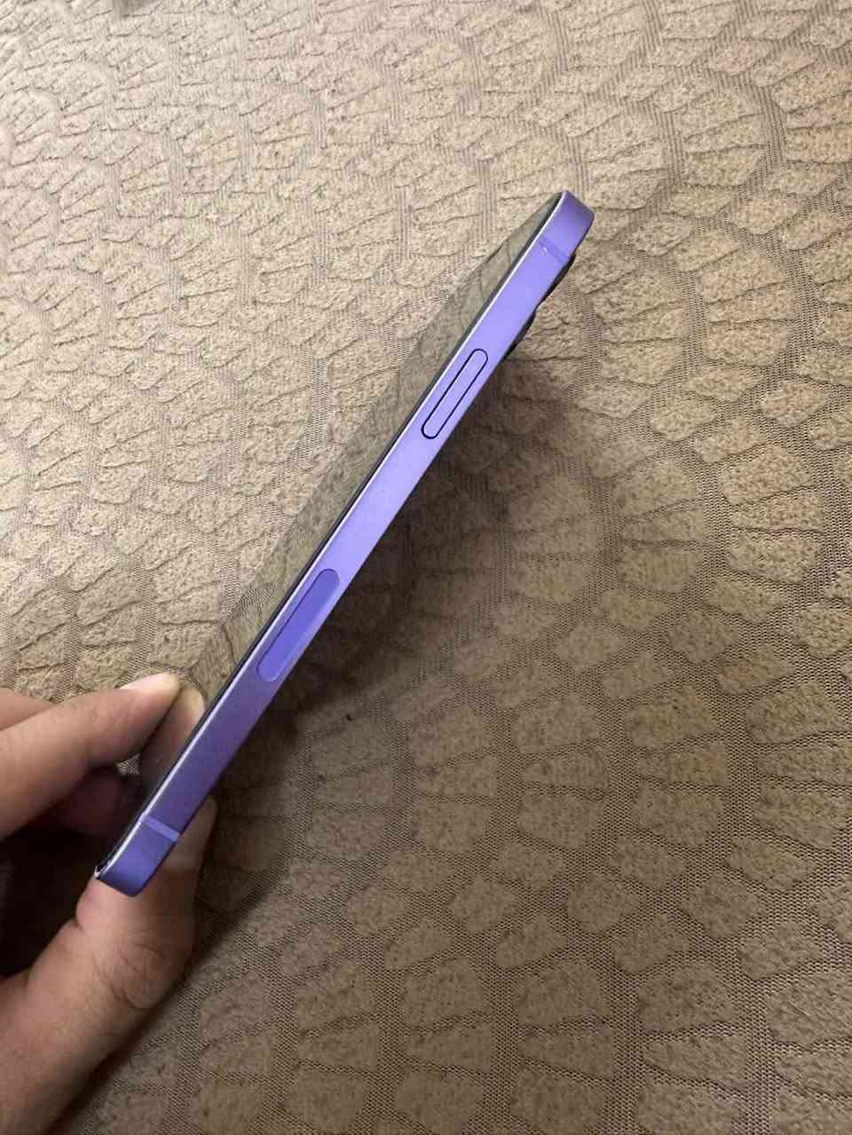 سلام عليكم…للبيع آيفون 12 عادي كامرتين لون مميز جديد بمعنى الكلمه  كلشي ما مبدل بيه بطاريته87 الرقم*********** متواجد واتساب
