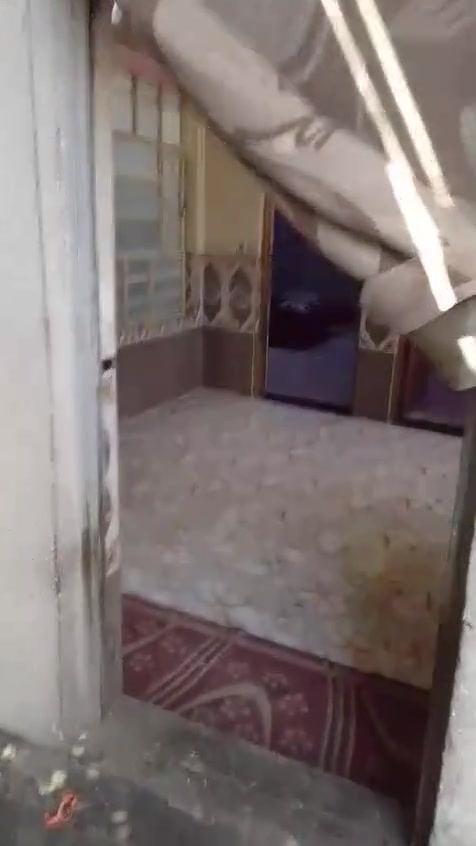 بيت للبيع مستعجل بقطاع 28مساحته 144متر بناء 2018 بناء مسلح يحتوي طابق ونص والسعر 185وبي مجال بسيط للأستفسار ***********
